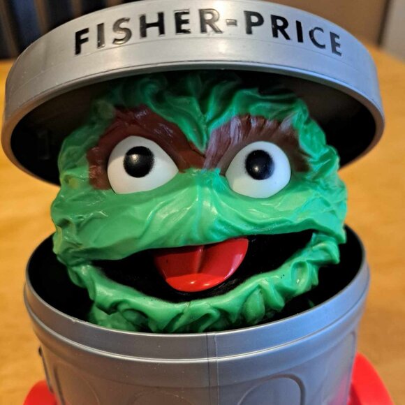 Vintage Fisher-Price 1977 Oscar the Grouch pop up pull toy - Picture 5 of 12